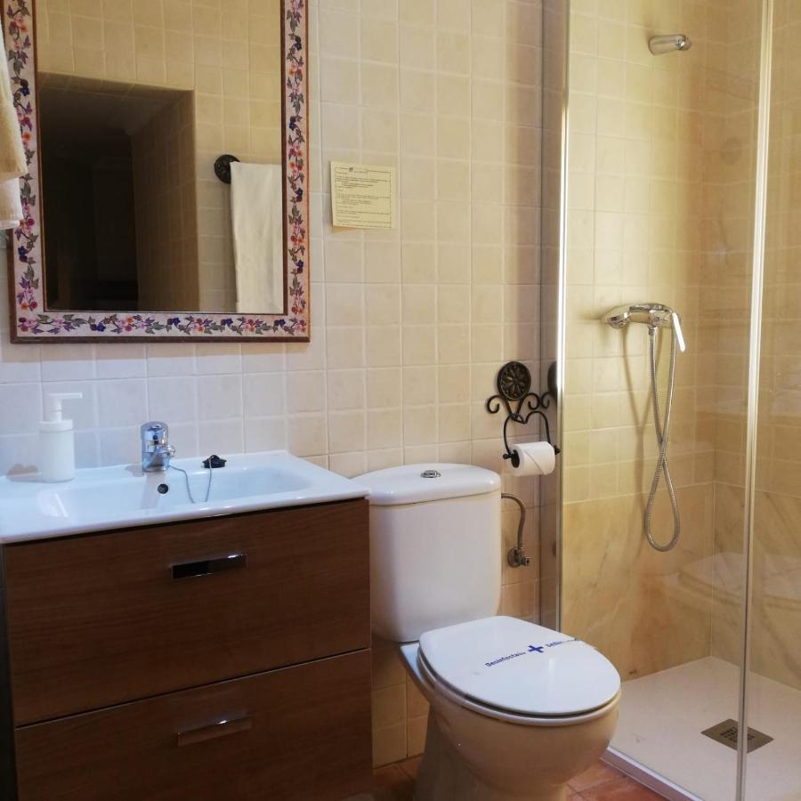 Hotel Don Carlos กาเซเรส ภายนอก รูปภาพ